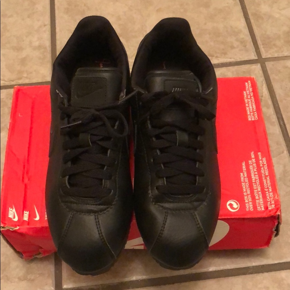 WMNS Nike Cortez All Leather size 8